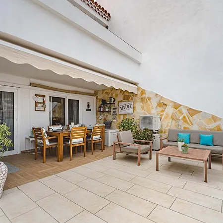 Summer Dream - Island Village Apartment